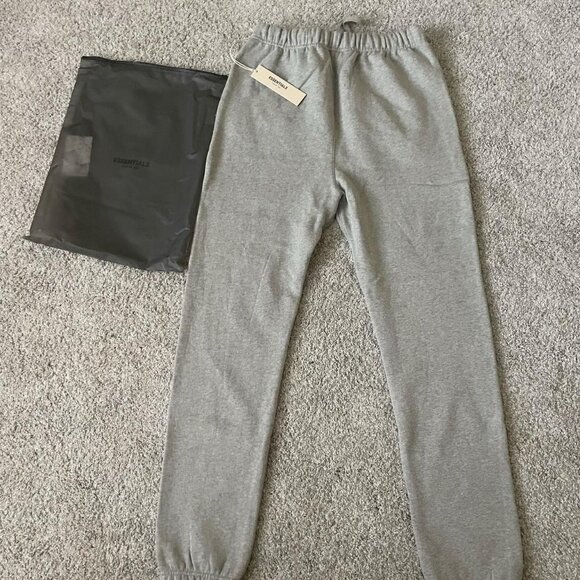 Fear of God Essentials Sweatpants Dark Oatmeal - Picture 2 of 4